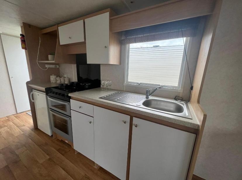4 Berth Lido Beach Prestatyn Exteriör bild